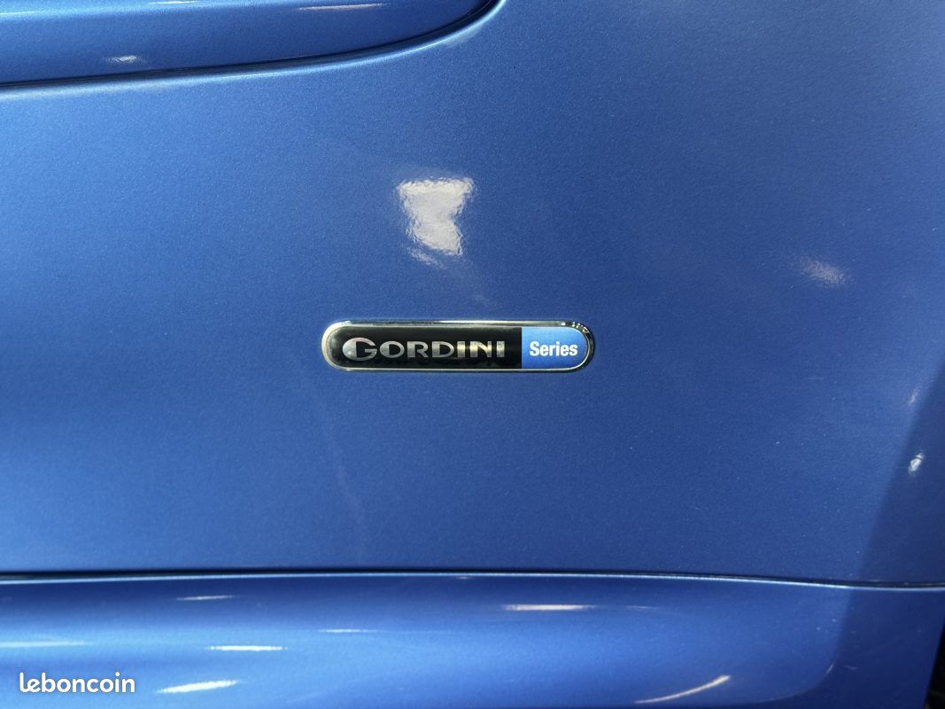 RENAULT CLIO III RENAULT SPORT Gordini RS CUP 2.0 16V 2011 (image 30)