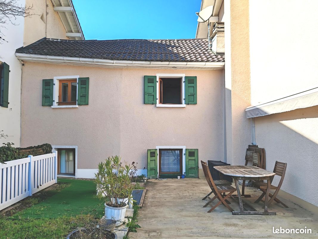 Vente | Maison de village | 4p | 3ch | 90 m² | Chevry | Terrasse · Jardin (image 1)