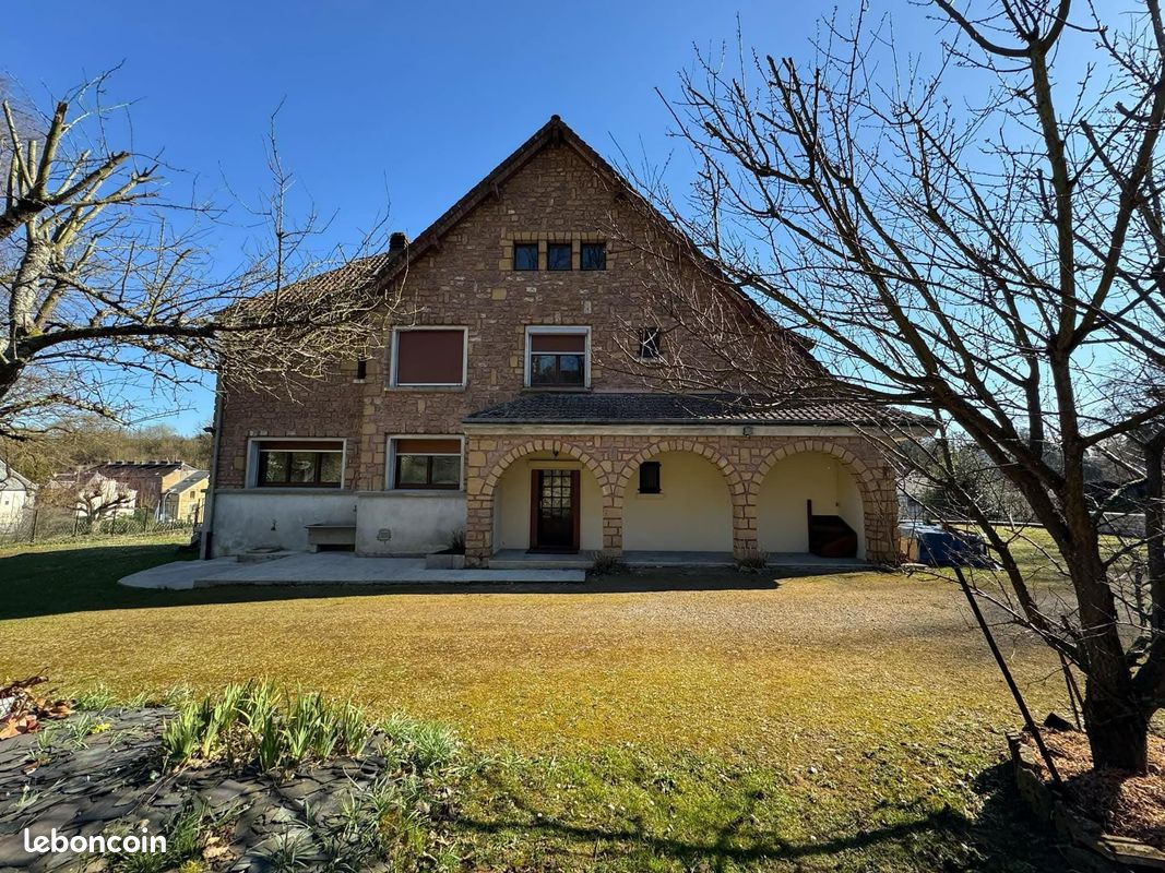 Maison 11 pièces 298 m² · à Sedan · 298 m² · 327 600 €