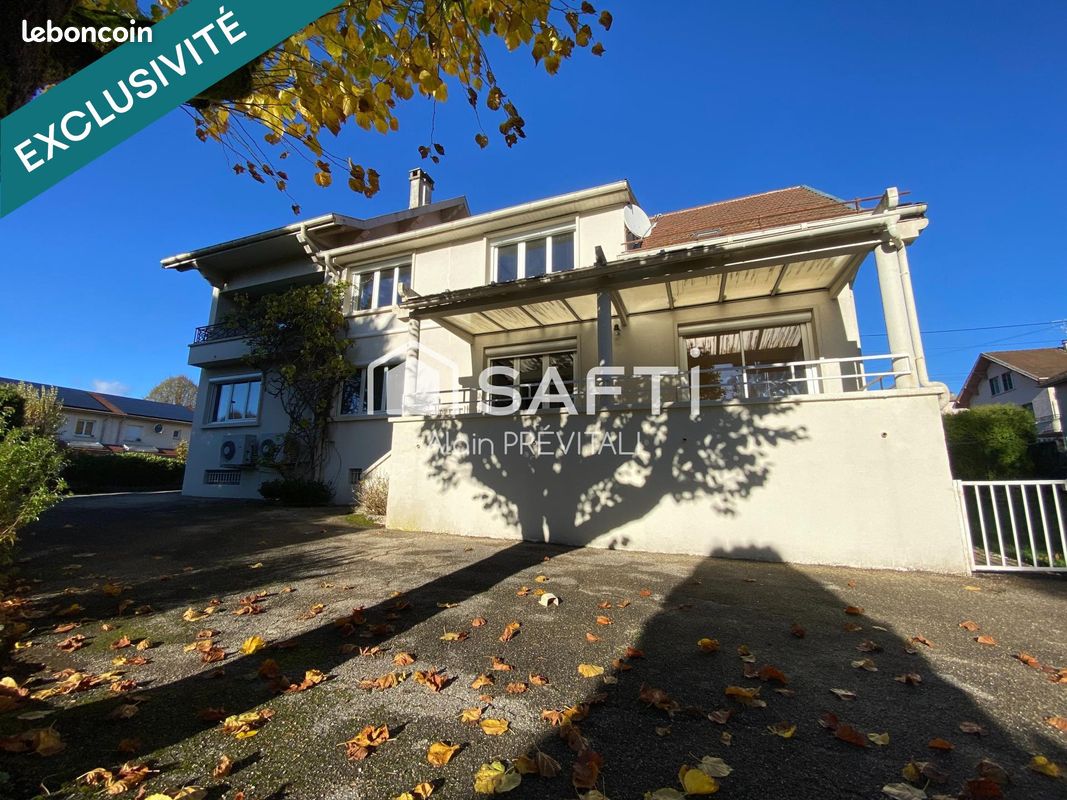 Maison 12 pièces 299 m² · à Oyonnax · 299 m² · 325 000 €