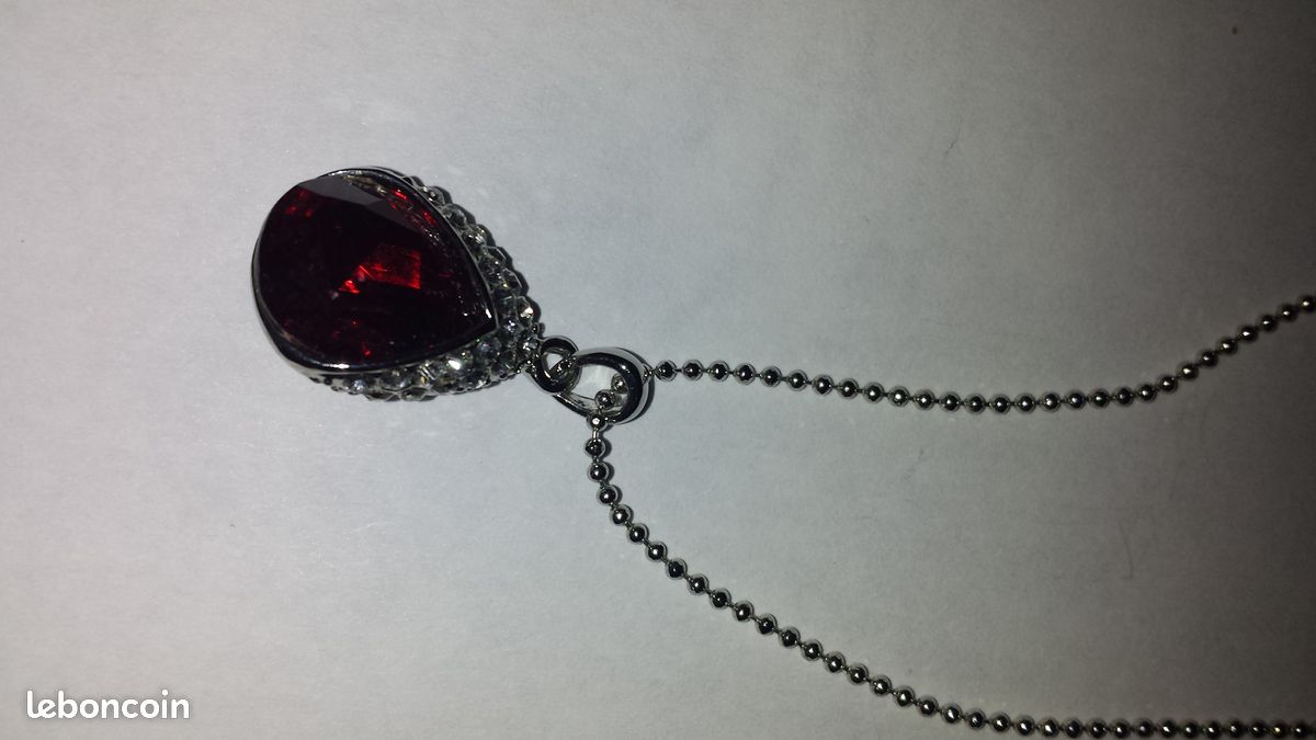 Collier rouge - n° 11 - (image 2)