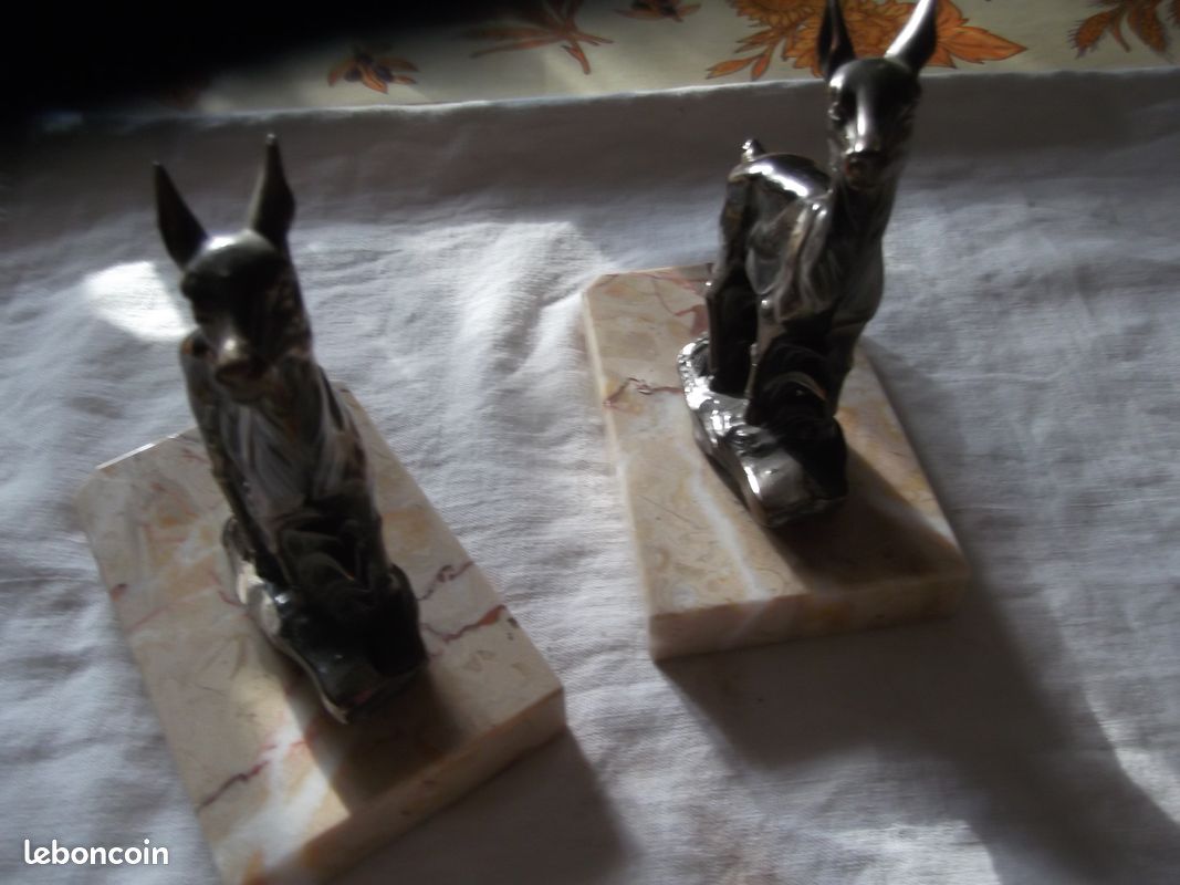 Paire de serre livre biche sur marbre (image 8)