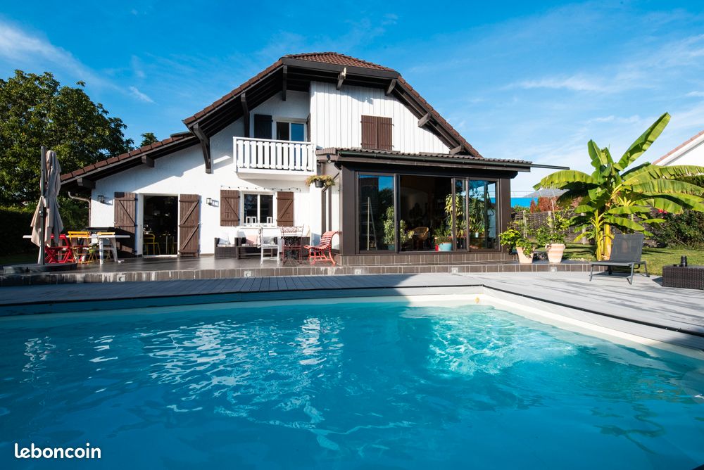 Maison 6 pièces 142 m² · à Ornex · 142 m² · 3 950 €