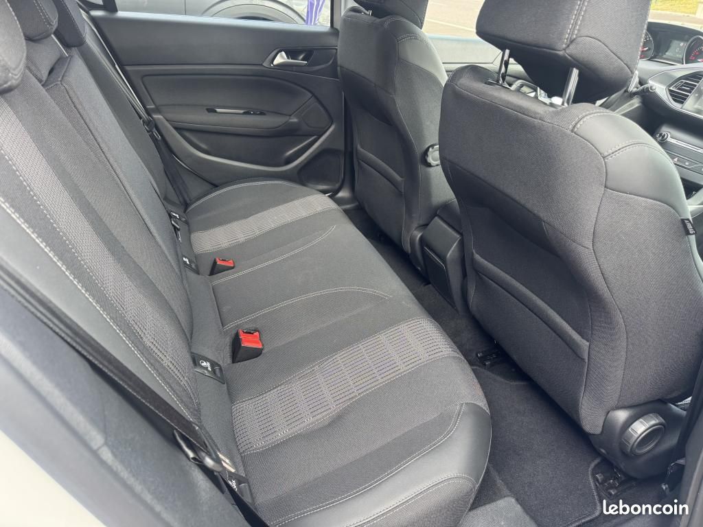Peugeot 308 1.5 BLUEHDI 130 EAT8 ALLURE BUSINESS (image 7)