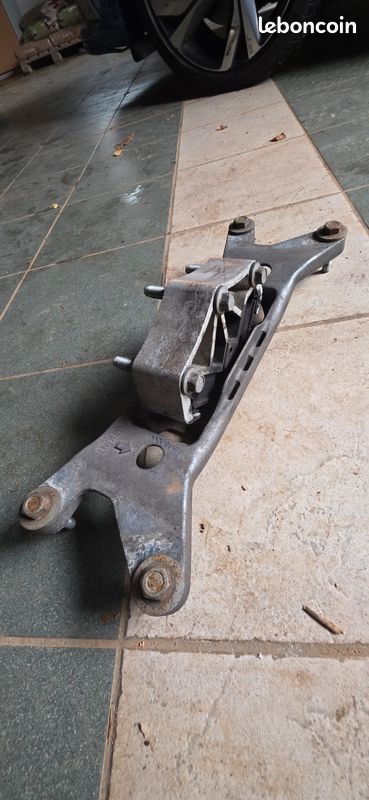 Support boîte de vitesse mustang 2010-2014 (image 1)