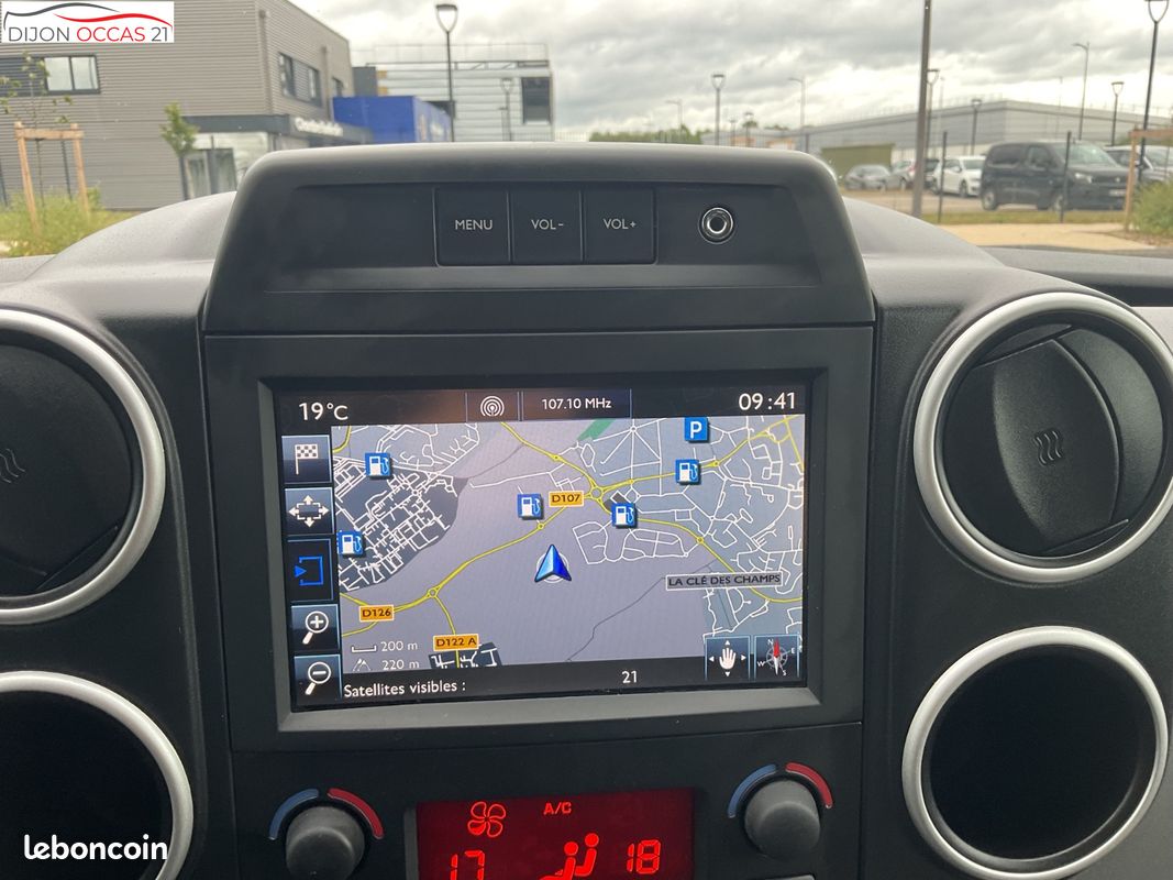 PEUGEOT PARTNER TEPEE 1.6 BlueHDi 100ch BVM5 Style (image 18)