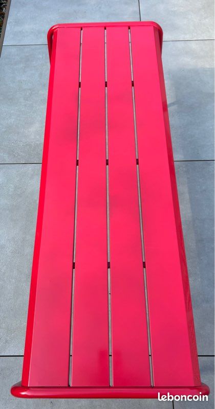 Banc de jardin en métal rouge (image 3)