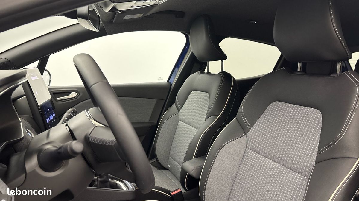 Renault clio tce 90 ch gsr2 techno (image 13)