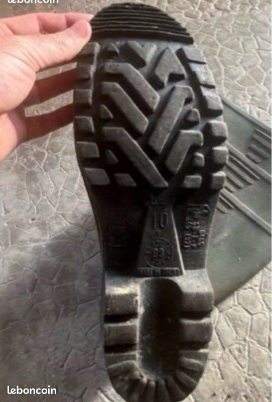 Bottes caoutchouc pêche chasse pointure 44 très bon etat (image 3)