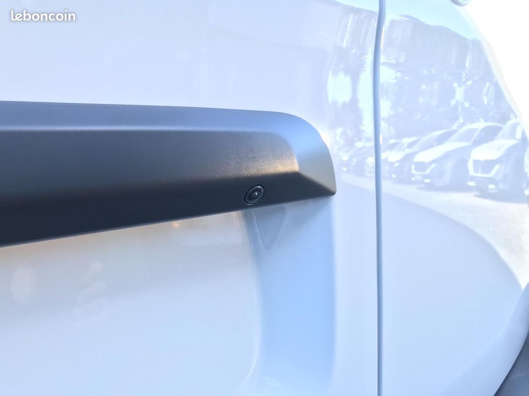 Opel vivaro fgn taille m bluehdi 180 s&s eat8 (image 8)