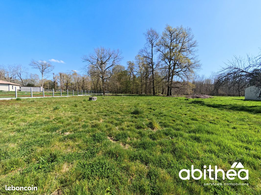 Terrain 4087 m² · à Saint-Ciers-d'Abzac · 4 087 m² · 90 000 €