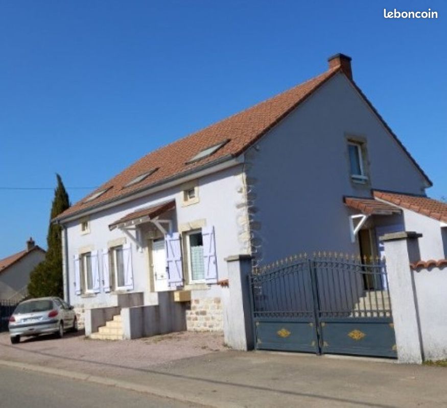 Maison 8 pièces 160 m² · à Saint-Vallier · 160 m² · 180 000 €