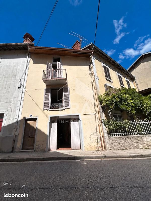 Maison 5 pièces 100 m² · à Saint-Rambert-en-Bugey · 100 m² · 55 000 €
