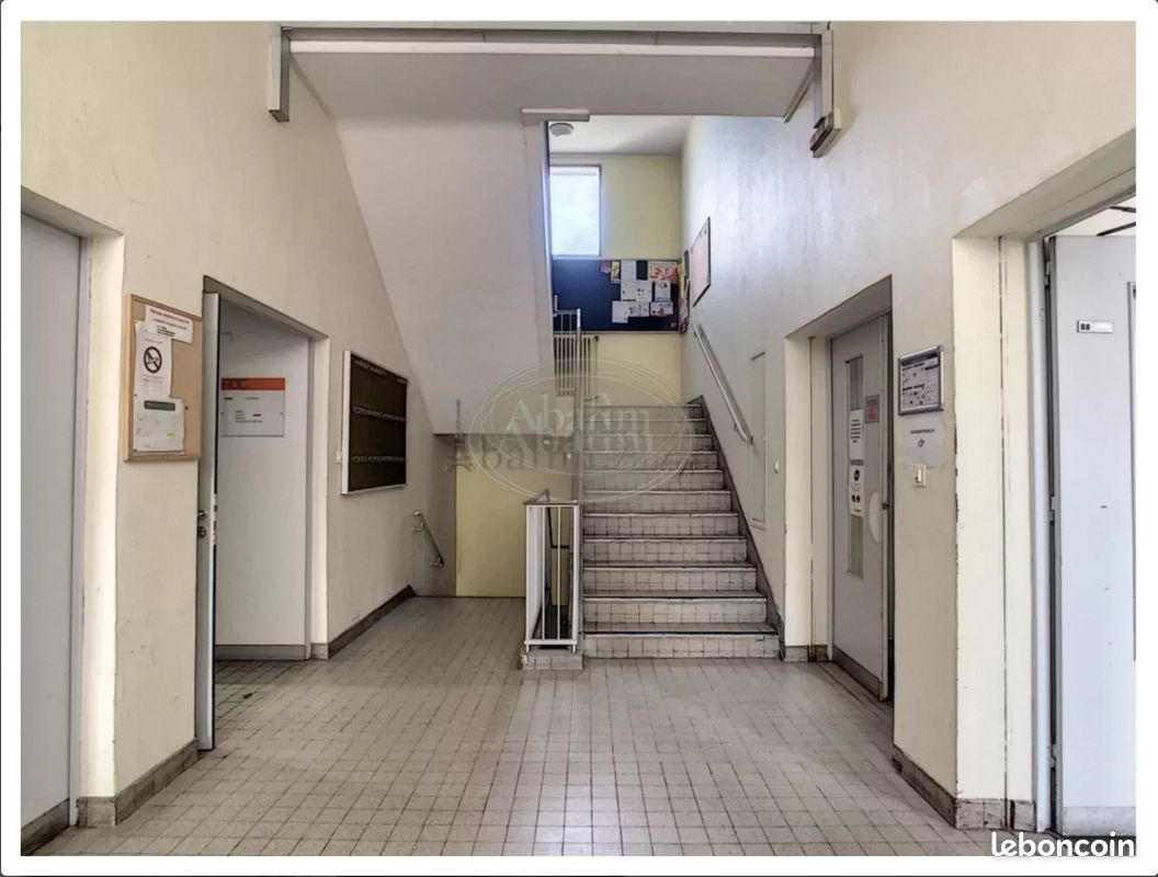Immeuble 35 pièces 826 m² (image 8)