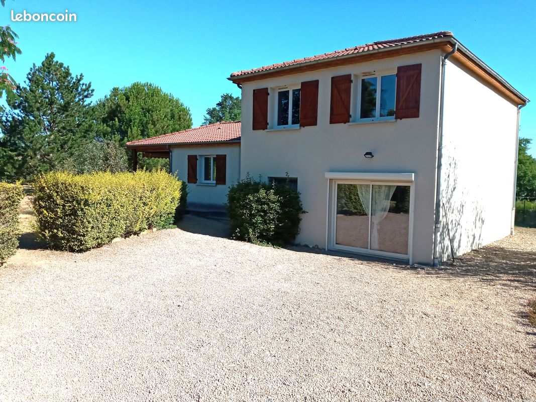 Maison 7 pièces 109 m² · à Orléat · 109 m² · 970 €/mois