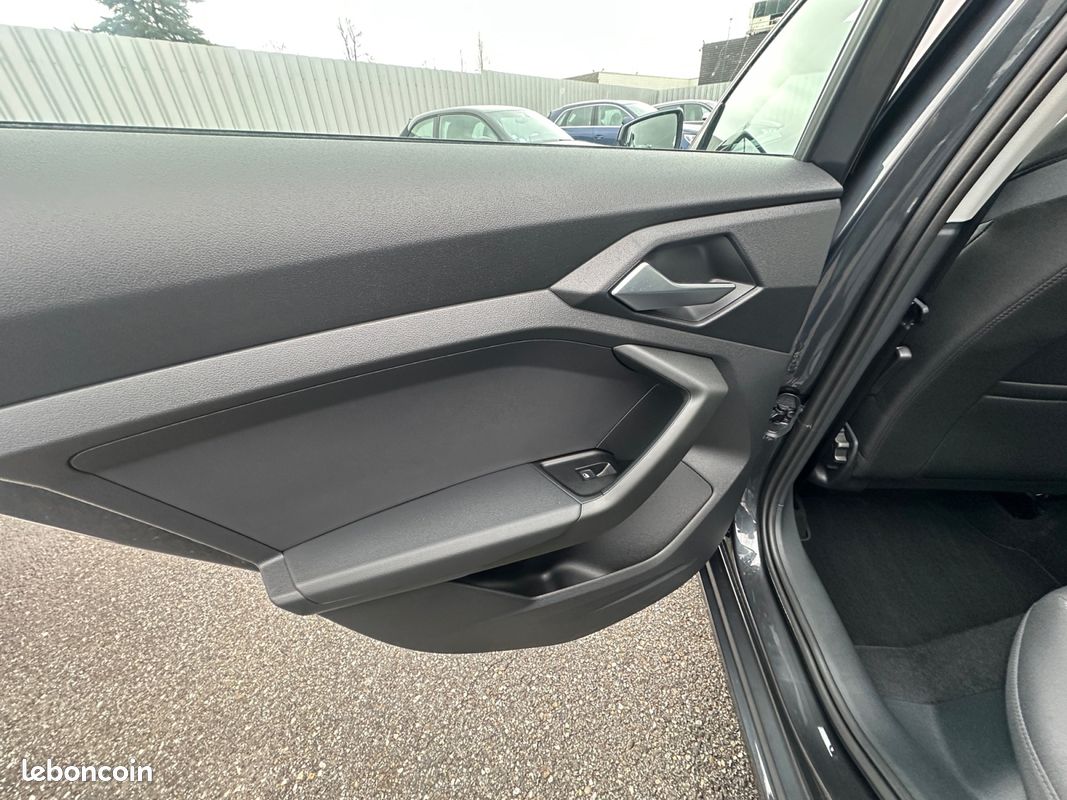 AUDI A1 Sportback 30 TFSI 116 ch S tronic 7 Design (image 21)