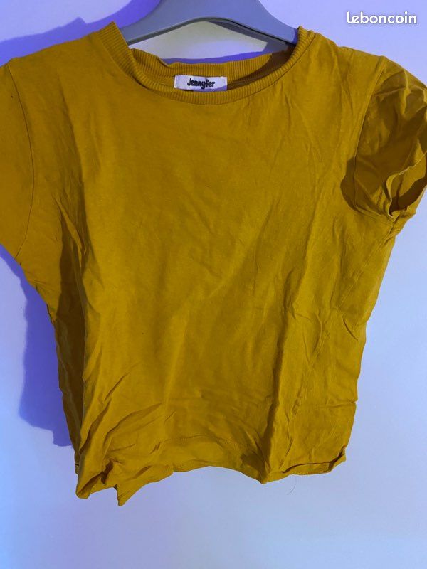 T-shirts (image 1)