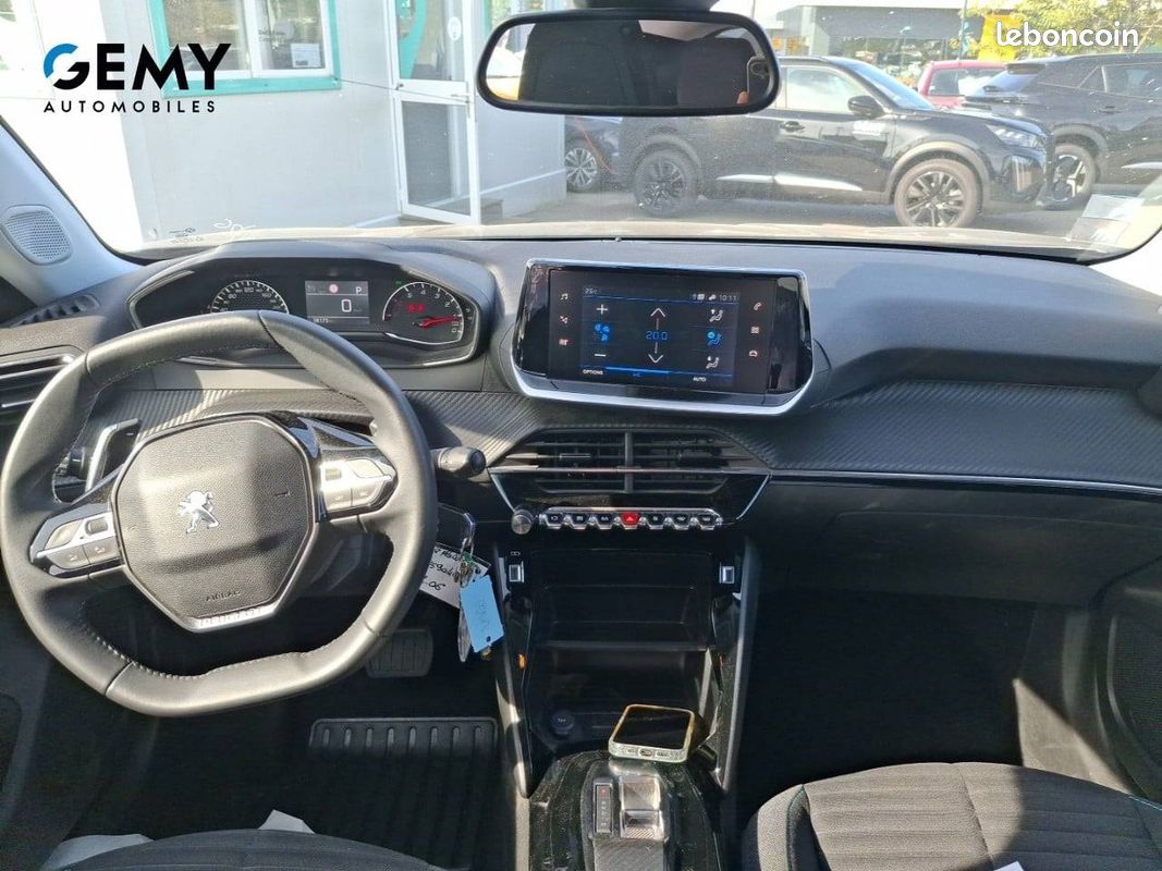 PEUGEOT 2008 PureTech 130 S&S EAT8 Style (image 8)