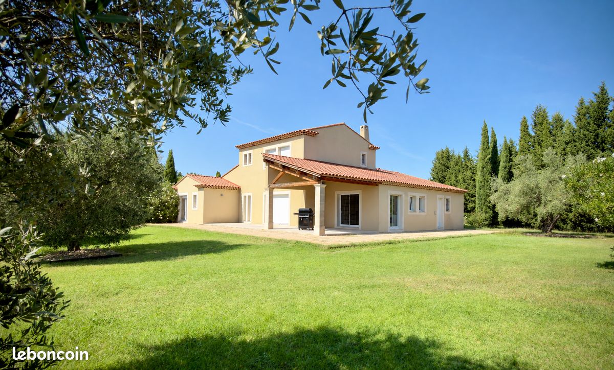 Maison 5 pièces 180 m² · à Cavaillon · 180 m² · 2 250 €/mois