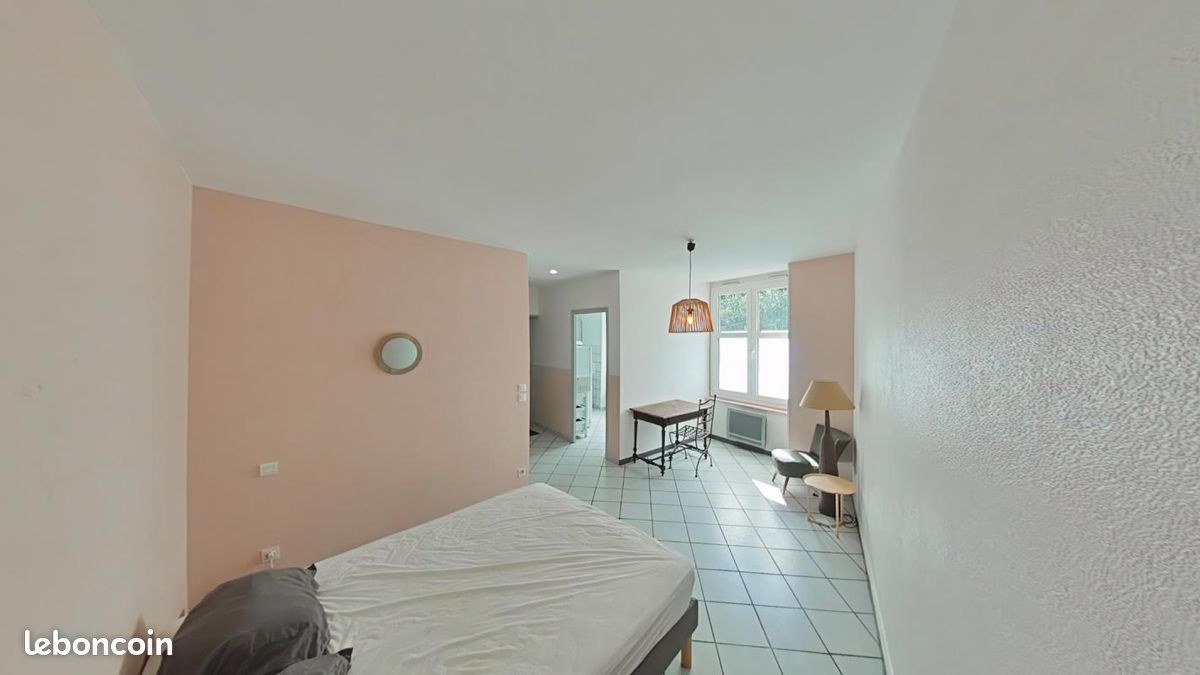 Appartement 1 pièce 28 m² · à Saint-Étienne · 28 m² · 330 €