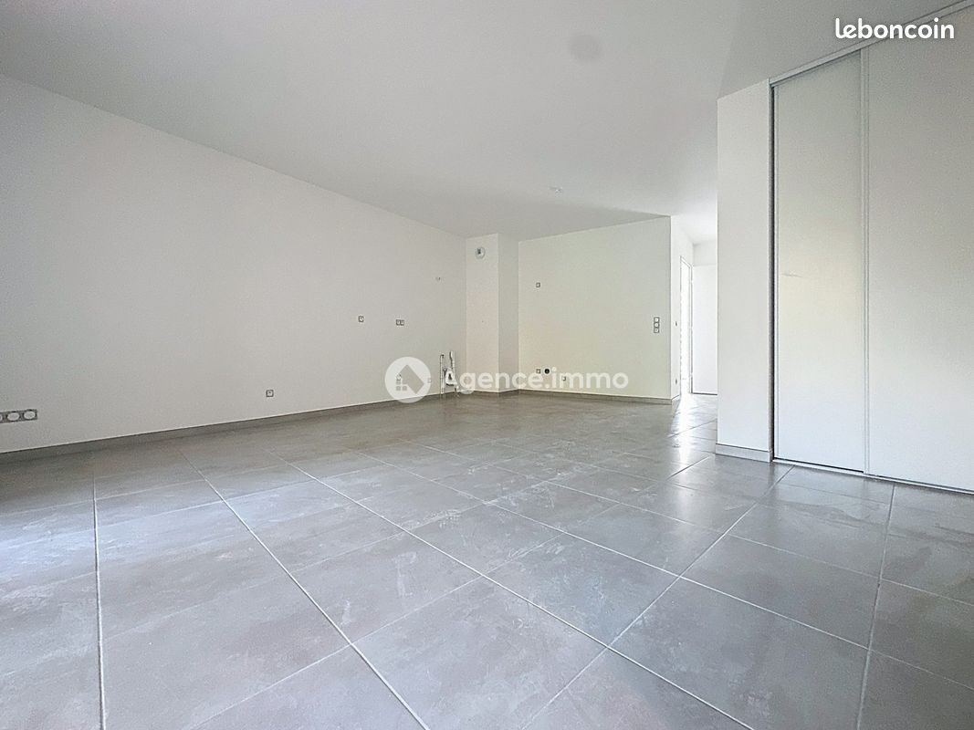 Appartement 3 pièces 64 m² · à Flassans-sur-Issole · 64 m² · 910 €/mois