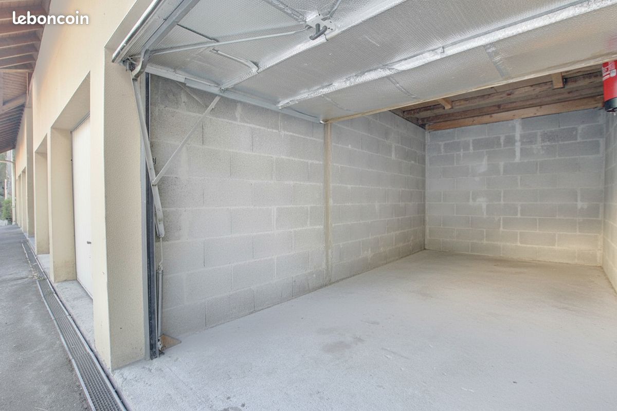 Parking 16 m² · à Rumilly · 16 m² · 30 000 €