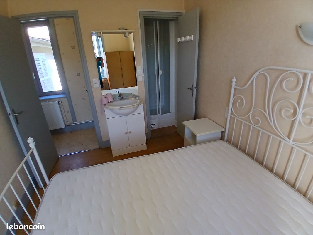 Appartement 2 pièces 25 m² · à Thiers · 25 m² · 270 €/mois