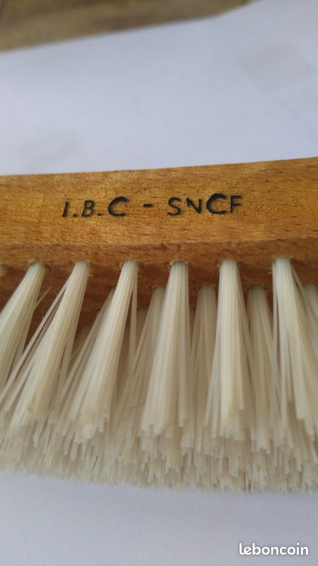 Brosse à habits SNCF (image 2)