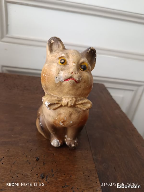 Ancienne Tirelire à Casser – Chat En Plâtre Avec Nœud – Hauteur 19,2 Cm