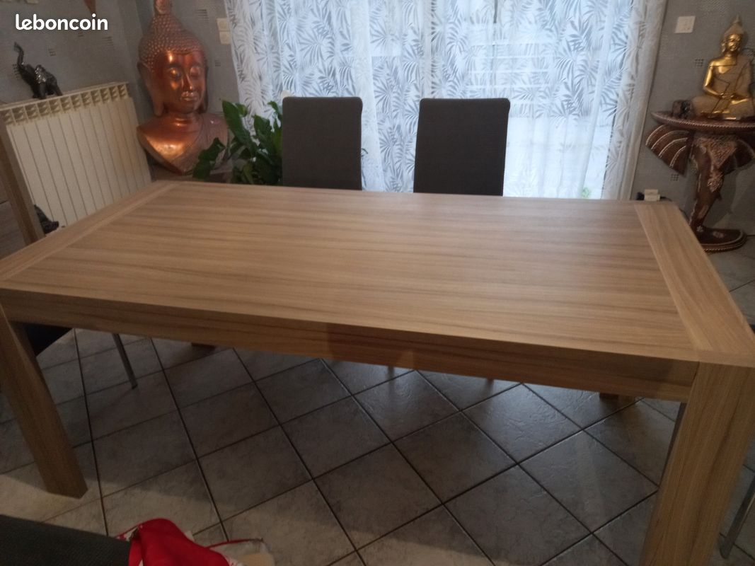 Table avec 6 chaises (image 2)
