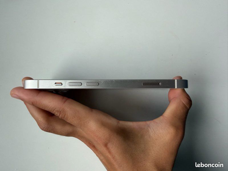IPhone 14 256Go batterie neuve (image 3)