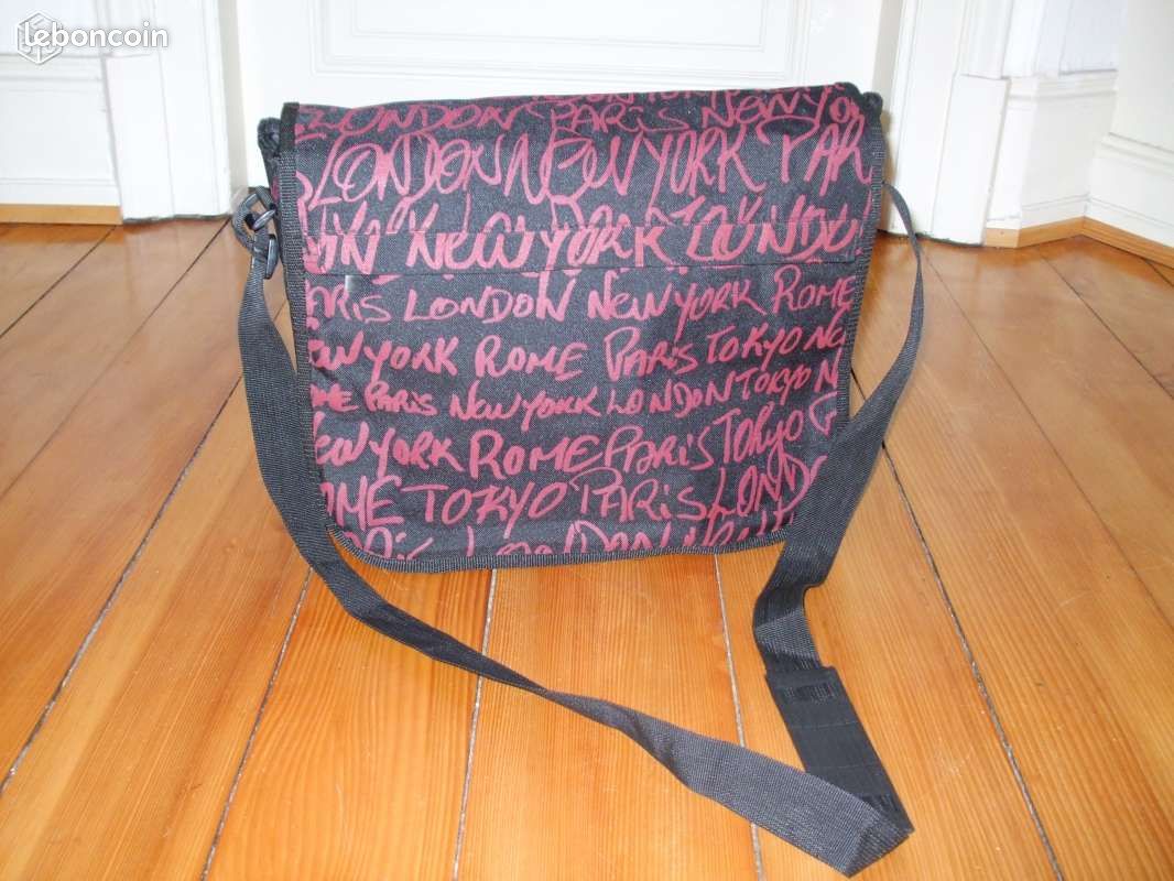 Grand Sac-Bandoulière "Besace"Neuf avec écrits (image 1)