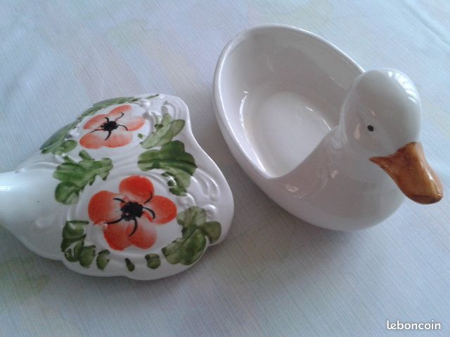 APLICO | Plat à foie gras en forme de canard avec décor enfantin La Ferme en porcelaine APLICO | Arts de la table Made in France 1980 - France
