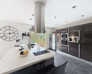 Maison 400 000 € - 108 m²