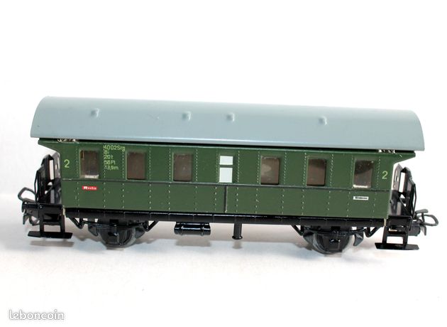 Ancien wagon voyageur 1ère + 2ème classe, DB, Märklin 4131, en HO Argenté/Vert Métal