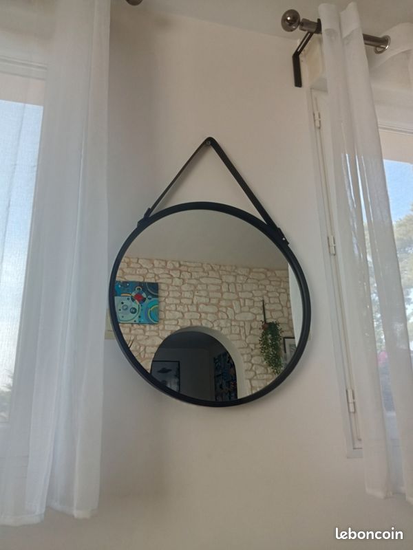 Miroir noir (image 1)