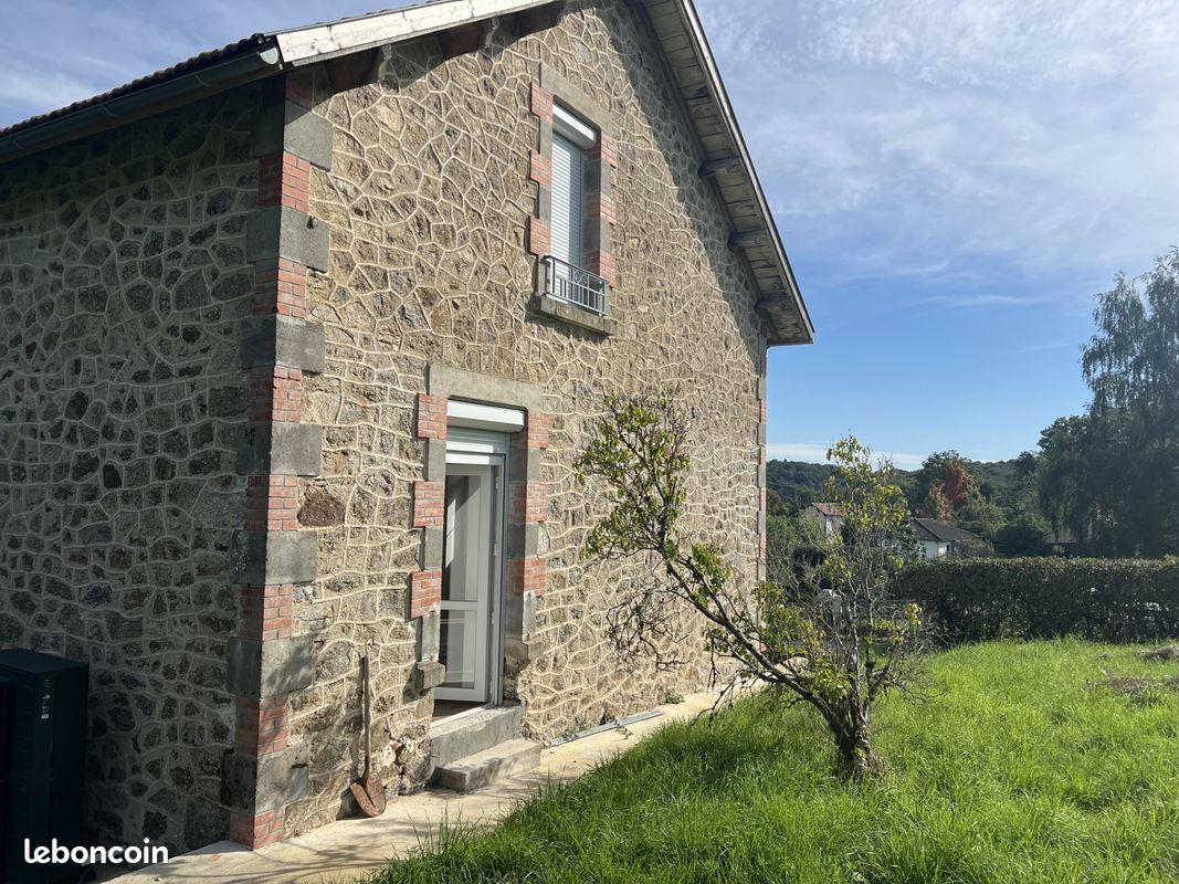 Maison 5 pièces 125 m² · à Lacapelle-Viescamp · 125 m² · 229 000 €