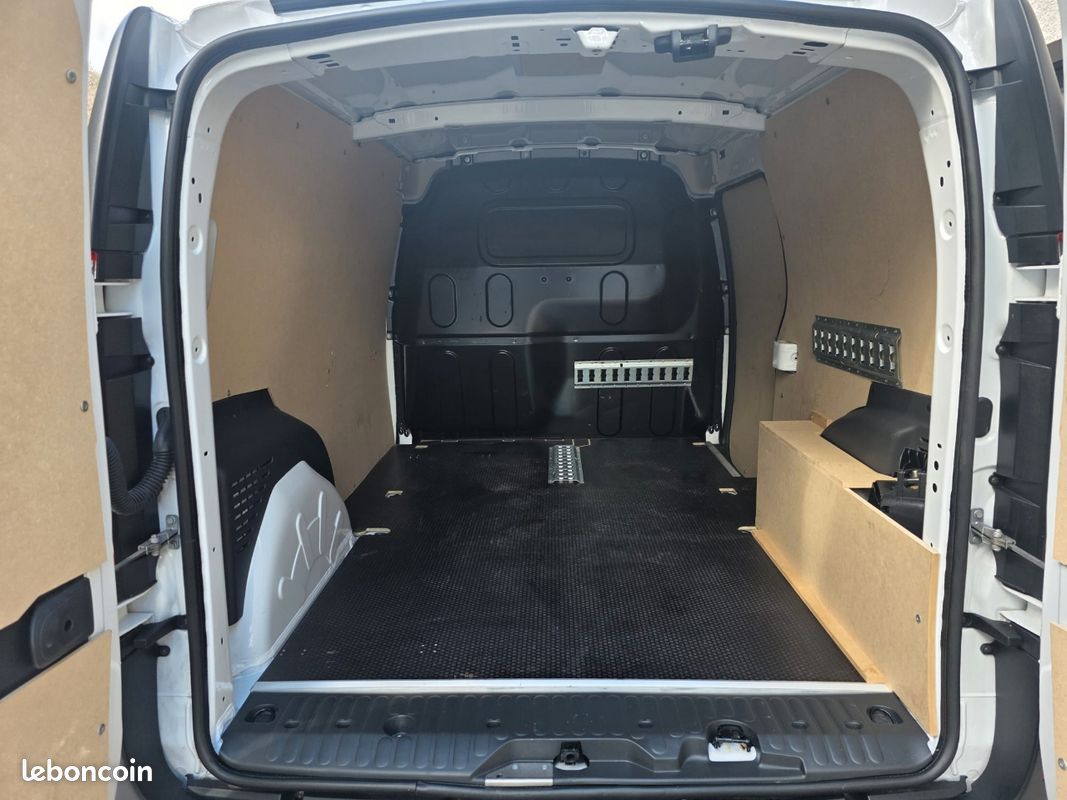 đrenault kangoo maxi 1.5 blue dci 95 ch extra r-link bvm6 đ1ere main â©ïžentretien constructeurâ©ïžFAIBLE KILOMETRAGE â©ïž4900KM â
ïžETAT NEUF (image 13)