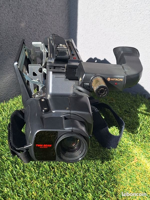 CAMESCOPE VHS SECAM Hitachi Model : VM-4400S EUR 15,00 - FR