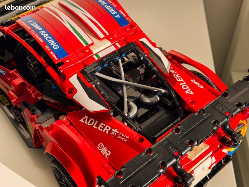 LEGO Technic 42125 - Ferrari 488 GTE AF CORSE (image 4)