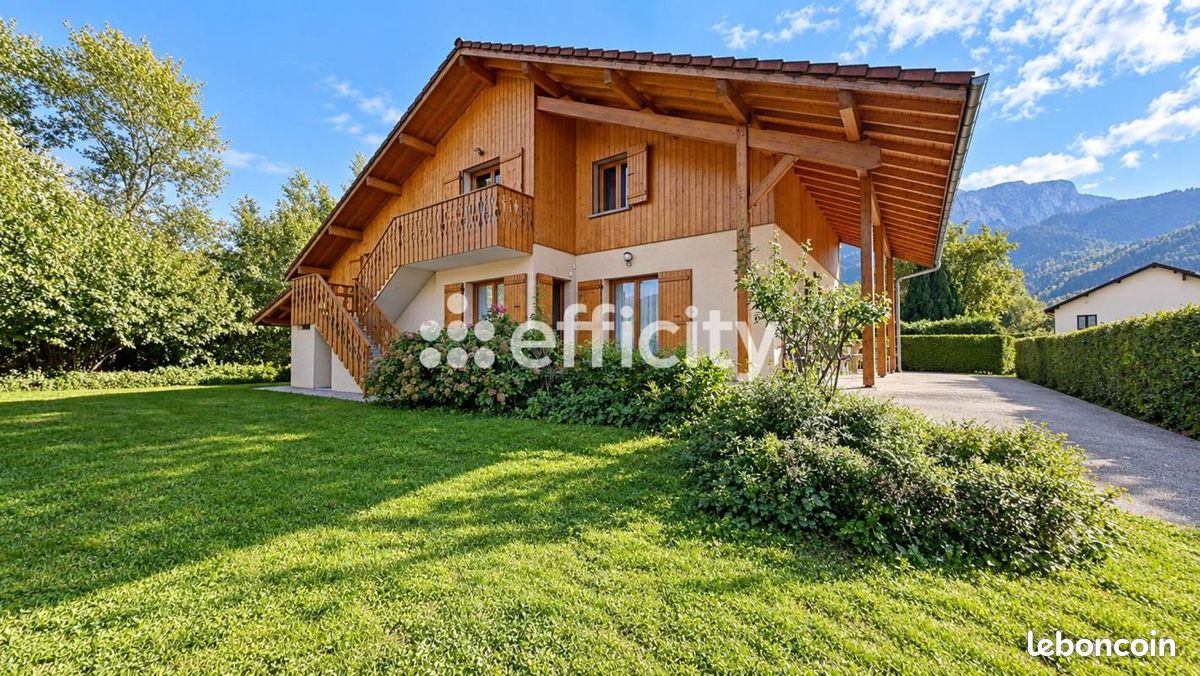 Maison 9 pièces 250 m² · à Marnaz · 250 m² · 530 000 €