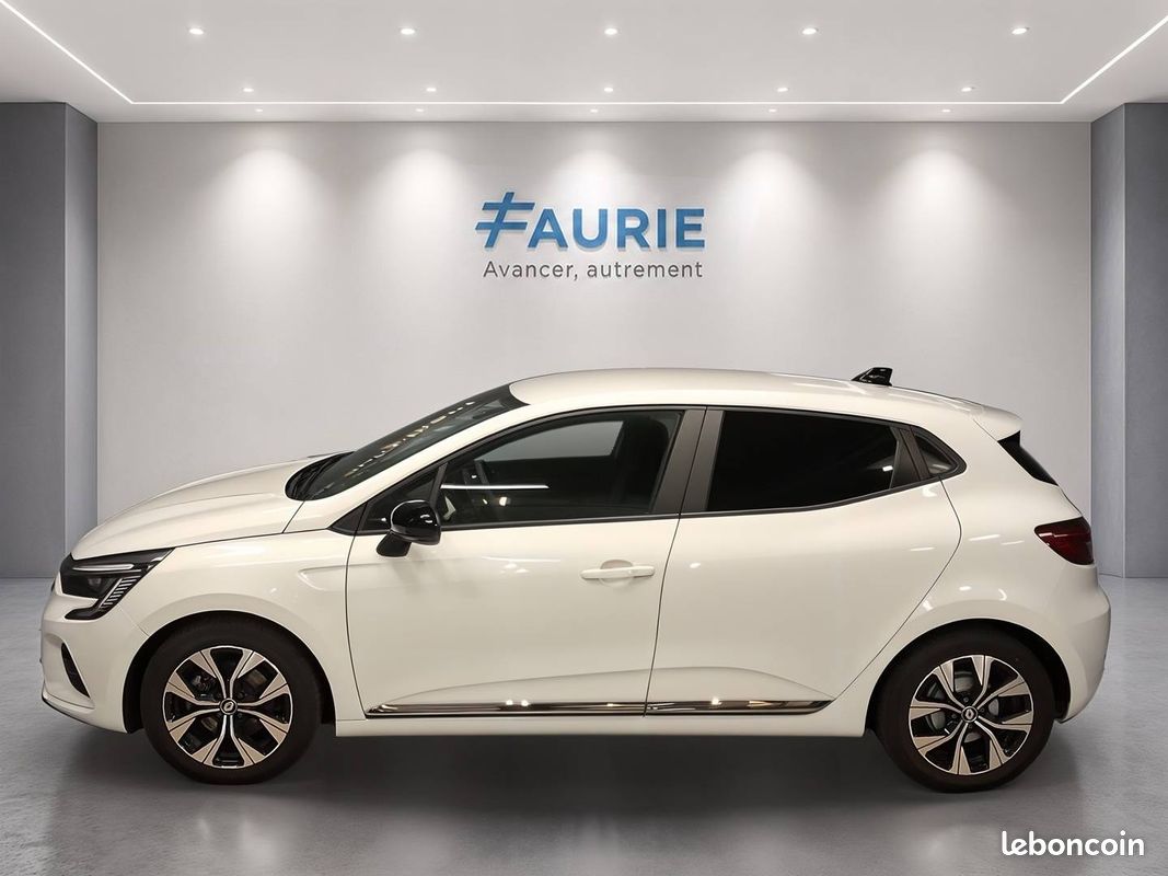 RENAULT Clio E-Tech full hybrid 145 Evolution (image 8)