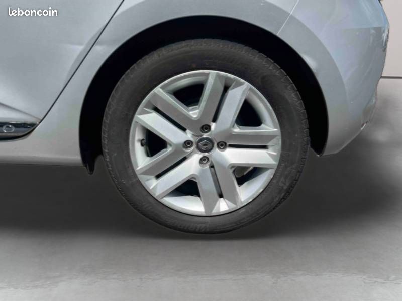 Renault Clio E-Tech 140 Business (image 12)