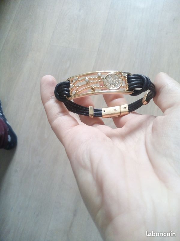 Vend montre et bracelet fantaisie (image 1)