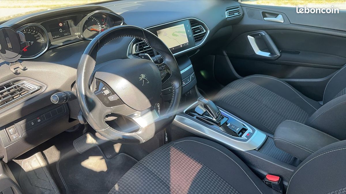 Peugeot 308 SW 1.5 BlueHDi 130 EAT8 Active Business (image 8)