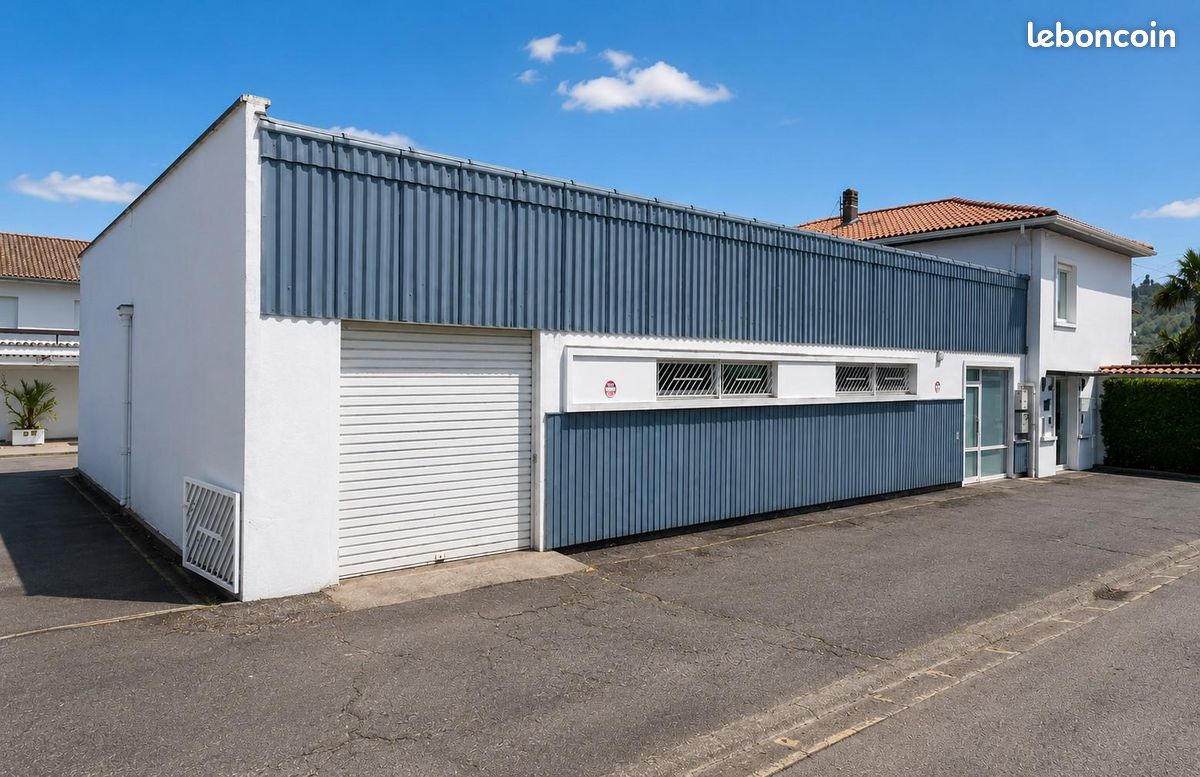 Local commercial 15 pièces 560 m² · à Lons · 560 m² · 459 000 €