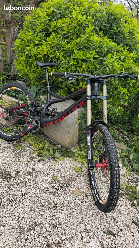 Specialized demo Vélos