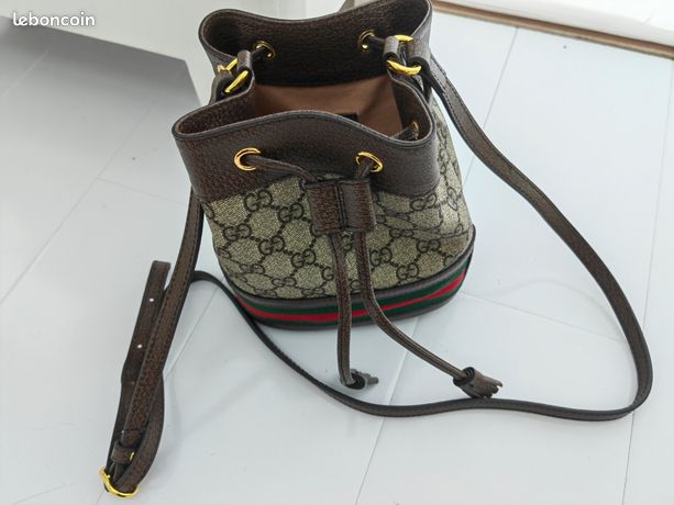 Sac bandoulière Gucci Suprême GG 402620 d'occasion