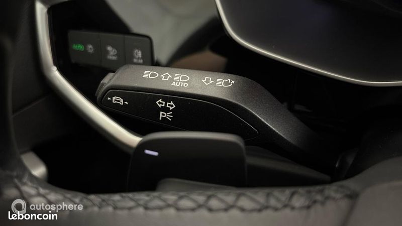 Audi Q3 35 TDI 150ch Design S tronic 7 (image 24)