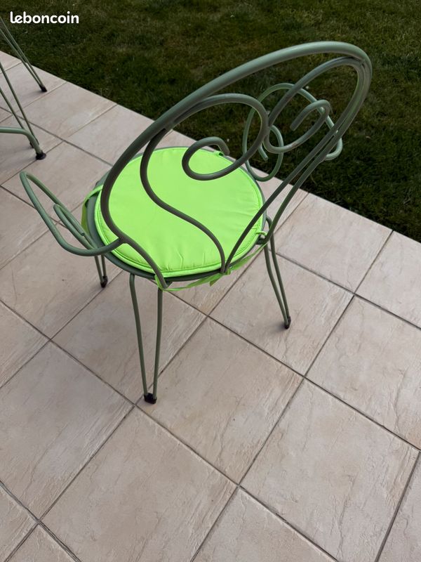 Dessus chaises (image 1)